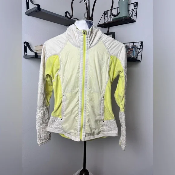 LULULEMON RUN BUNDLE UP GOOSE DOWN JACKET CLARITY YELLOW POLAR CREAM SIZE 2 - Picture 7 of 17